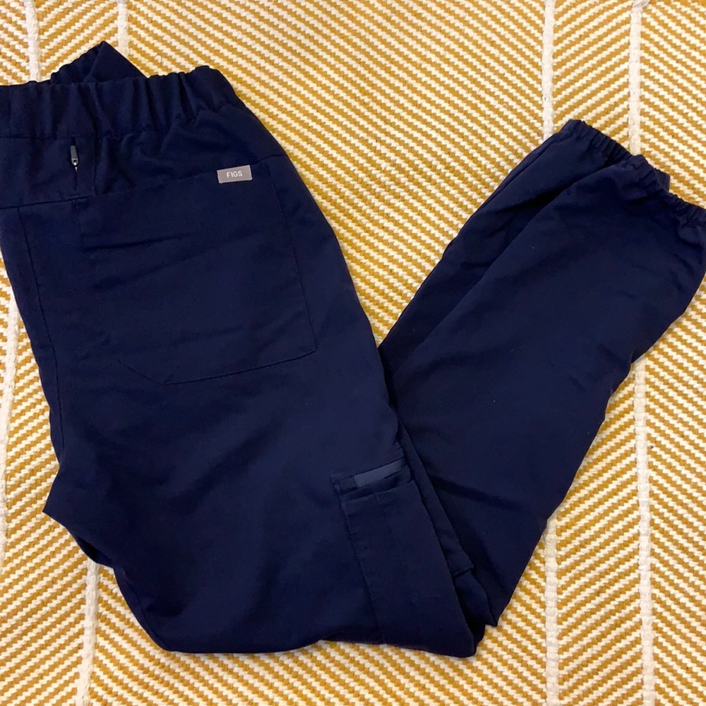 Figs navy 20 pocket scrub pants